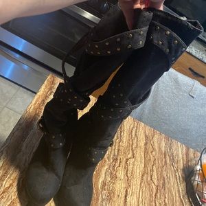 Size 7 boots only worn once!